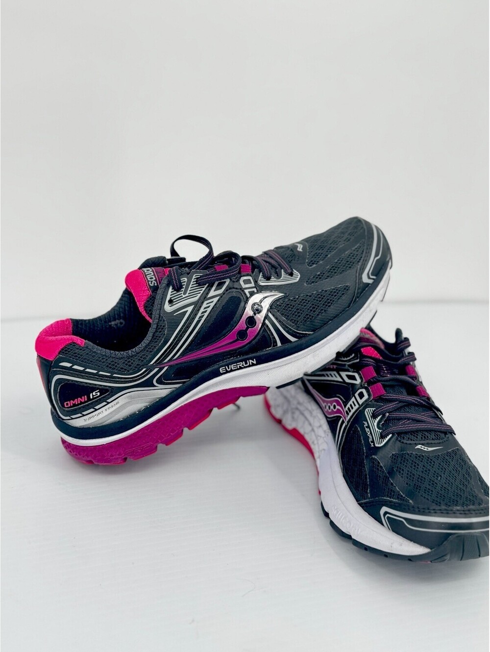 Saucony Omni 15 Women’s Running Shoes Size 8 Black Pink EVERUN Support